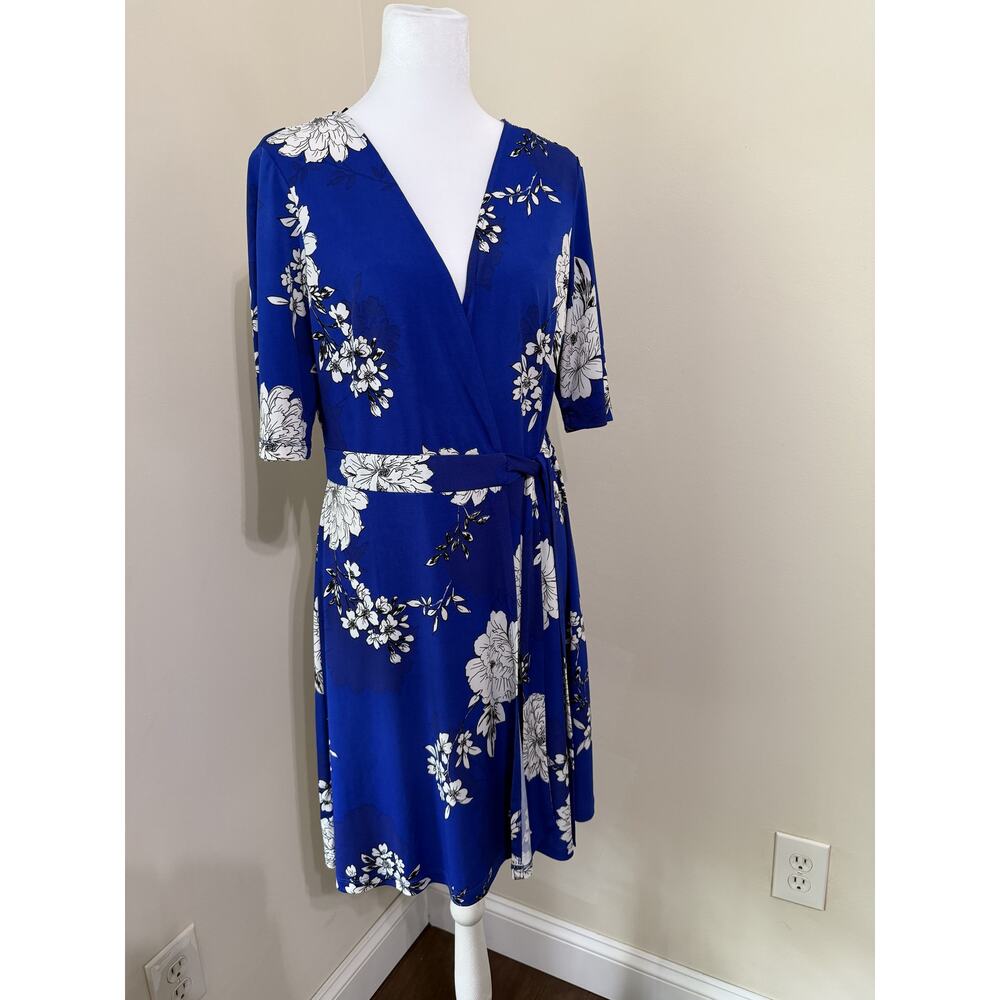 Vince Camuto Blue Floral Wrap Dress with Tie Belt Sz 12